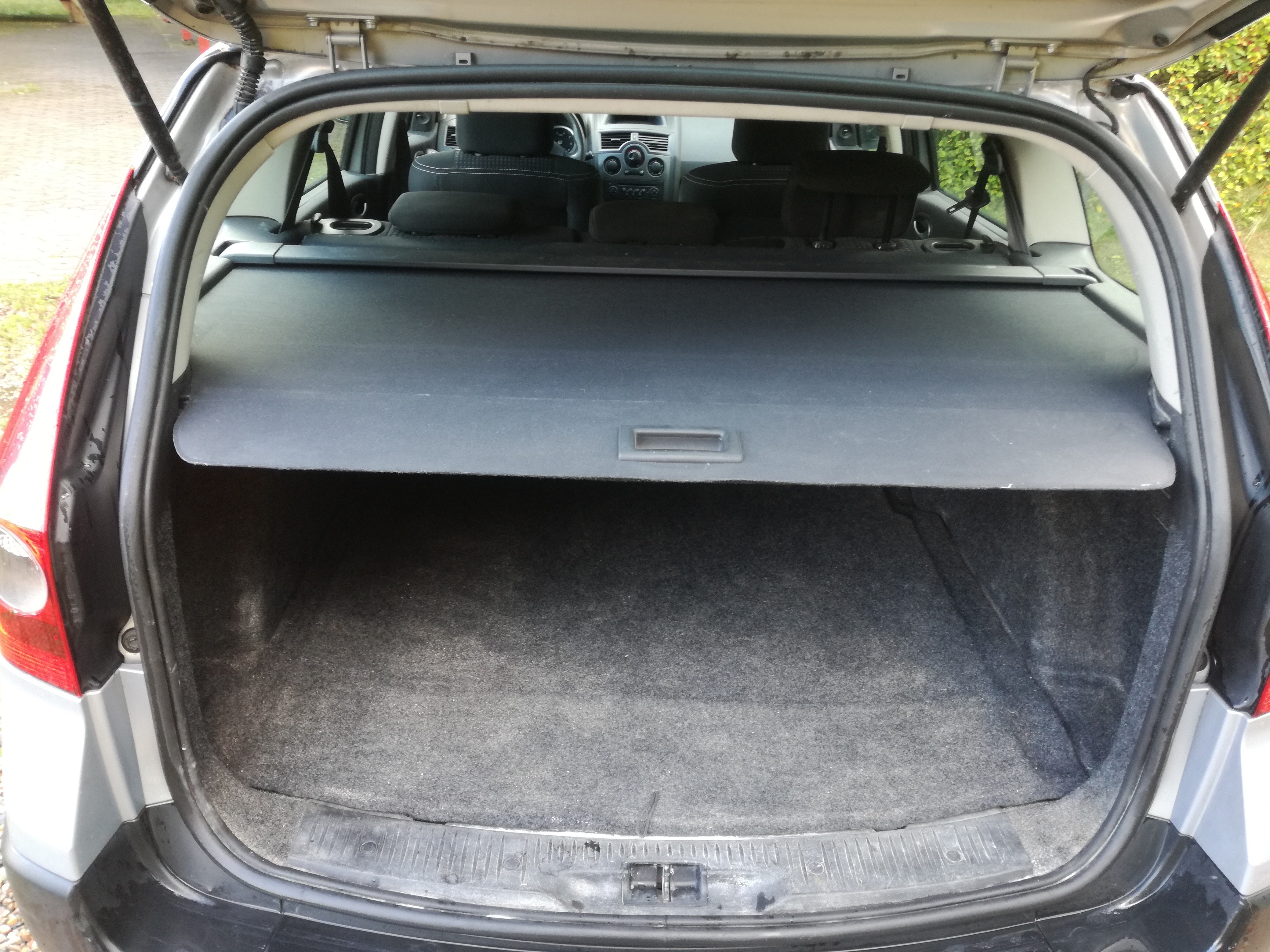 Grå Renault Megane II fra 2006