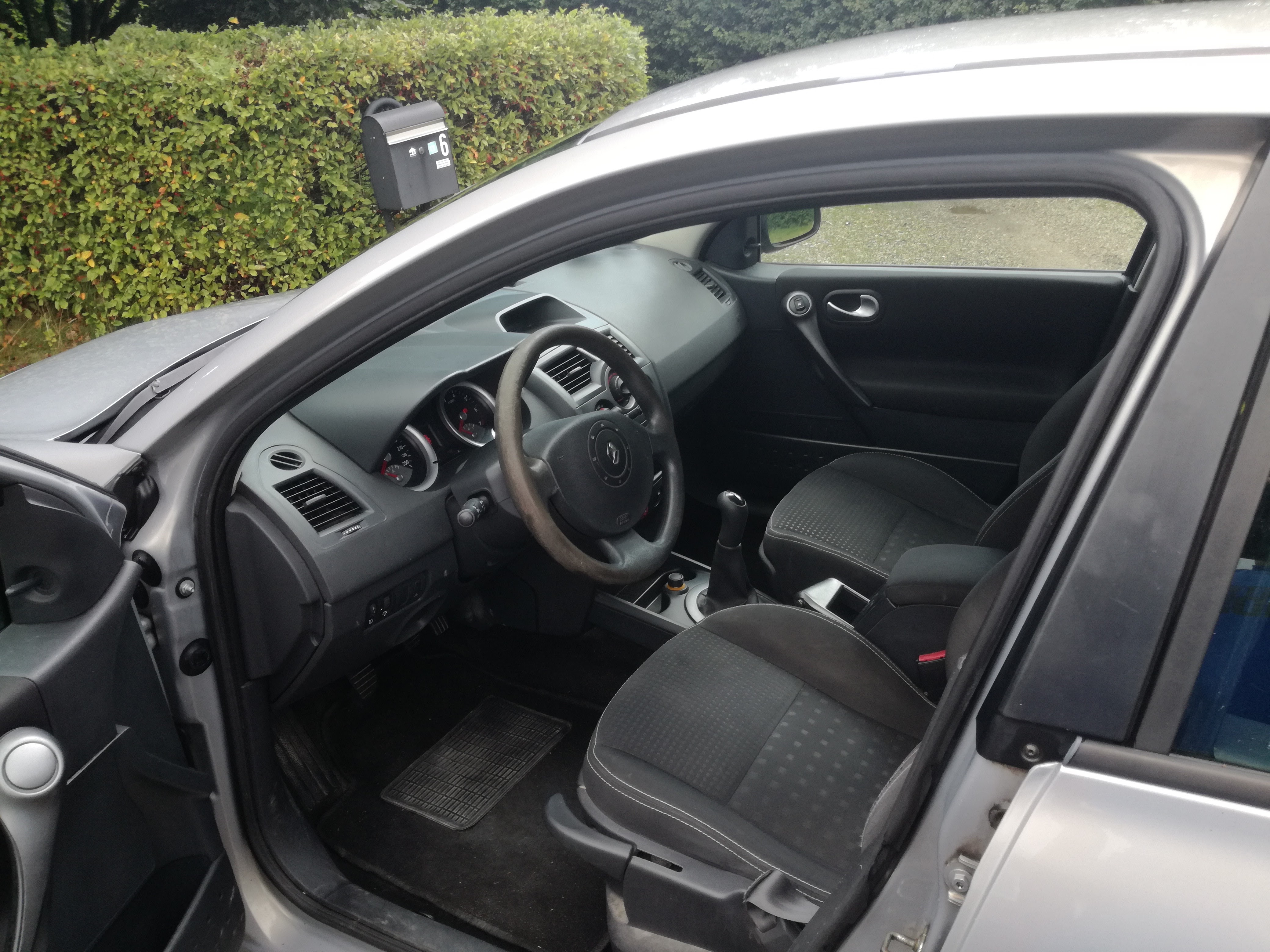 Grå Renault Megane II fra 2006