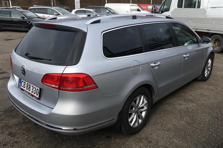 Grå VW Passat fra 2012