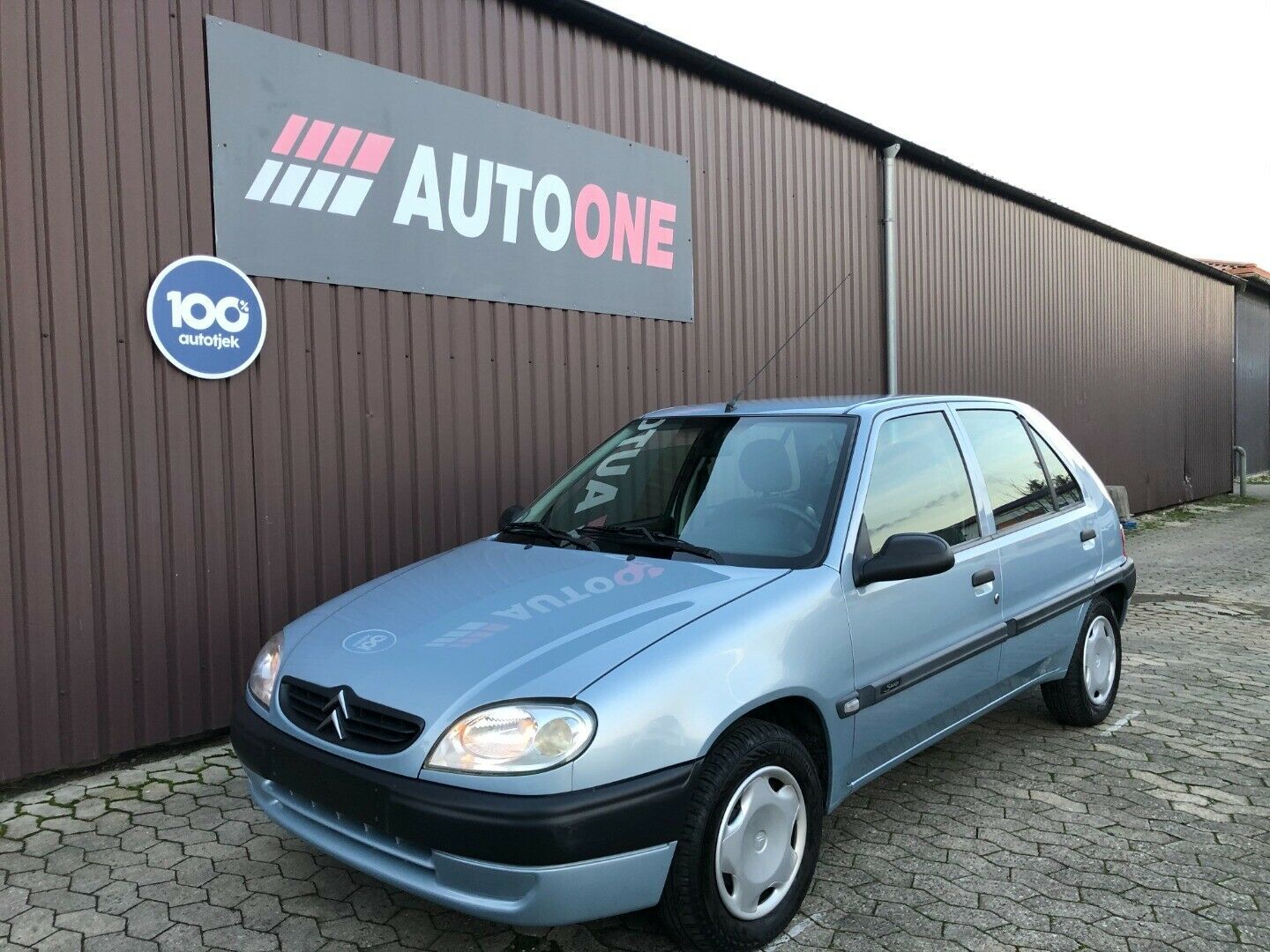 Blå Citroën Saxo fra 2002