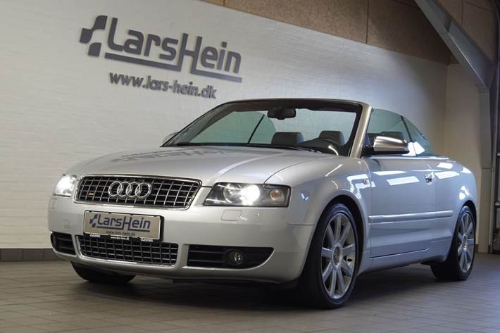 Grå Audi S4 fra 2004