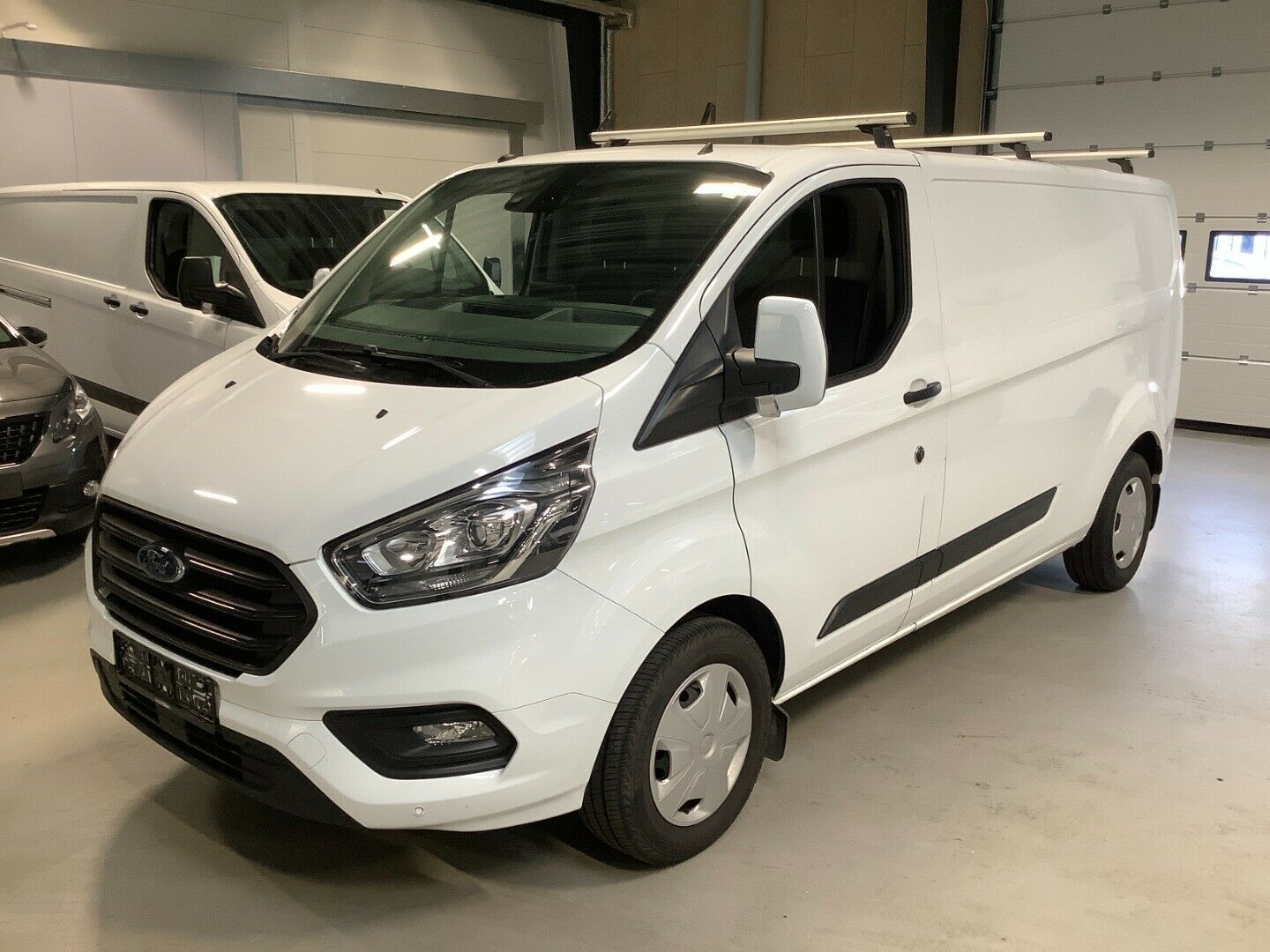 Hvid Ford Transit Custom 320L fra 2018