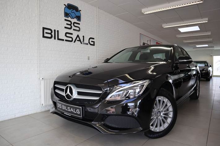 Grå Mercedes C200 fra 2014