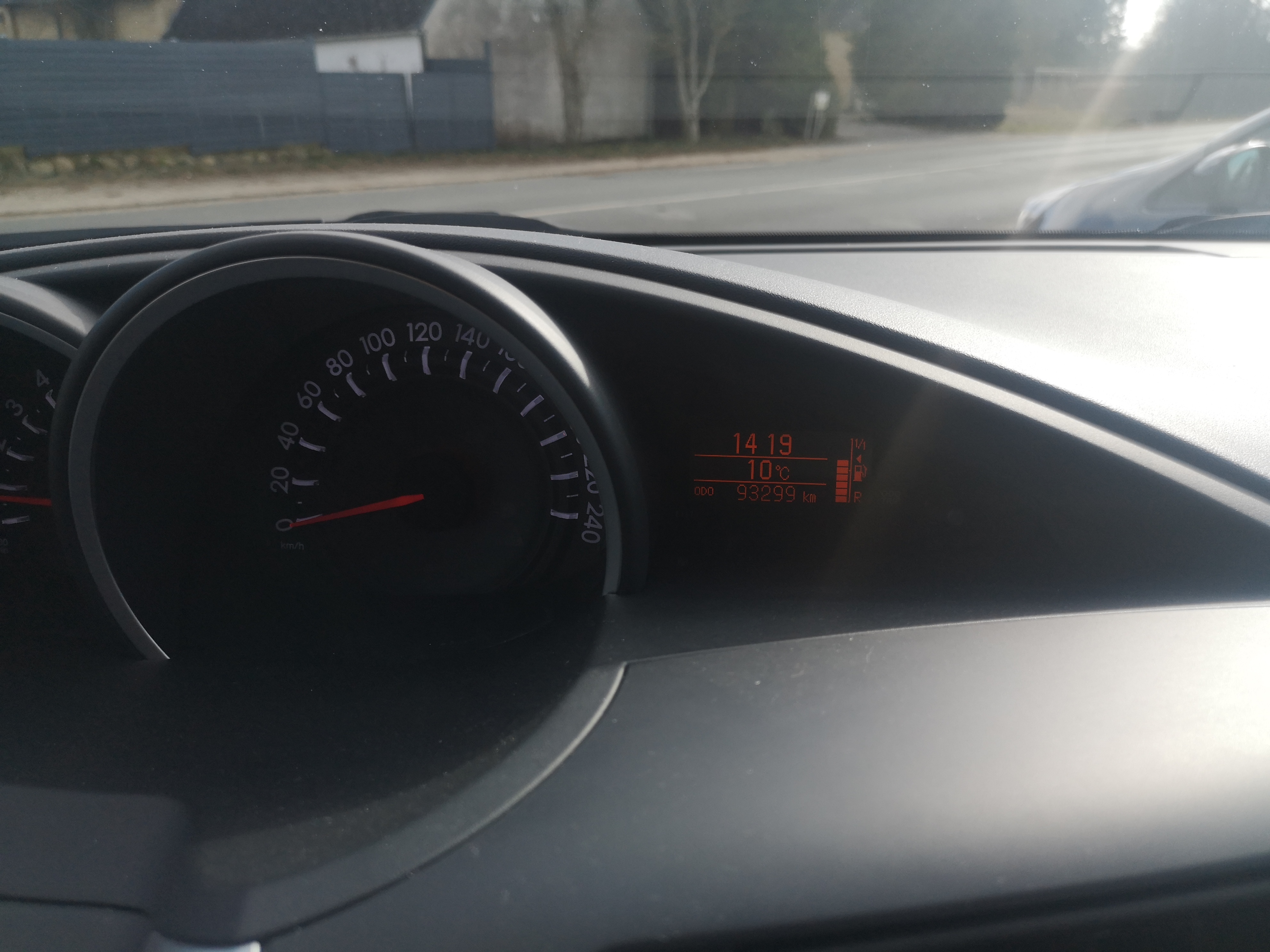 Grå Toyota Verso fra 2013