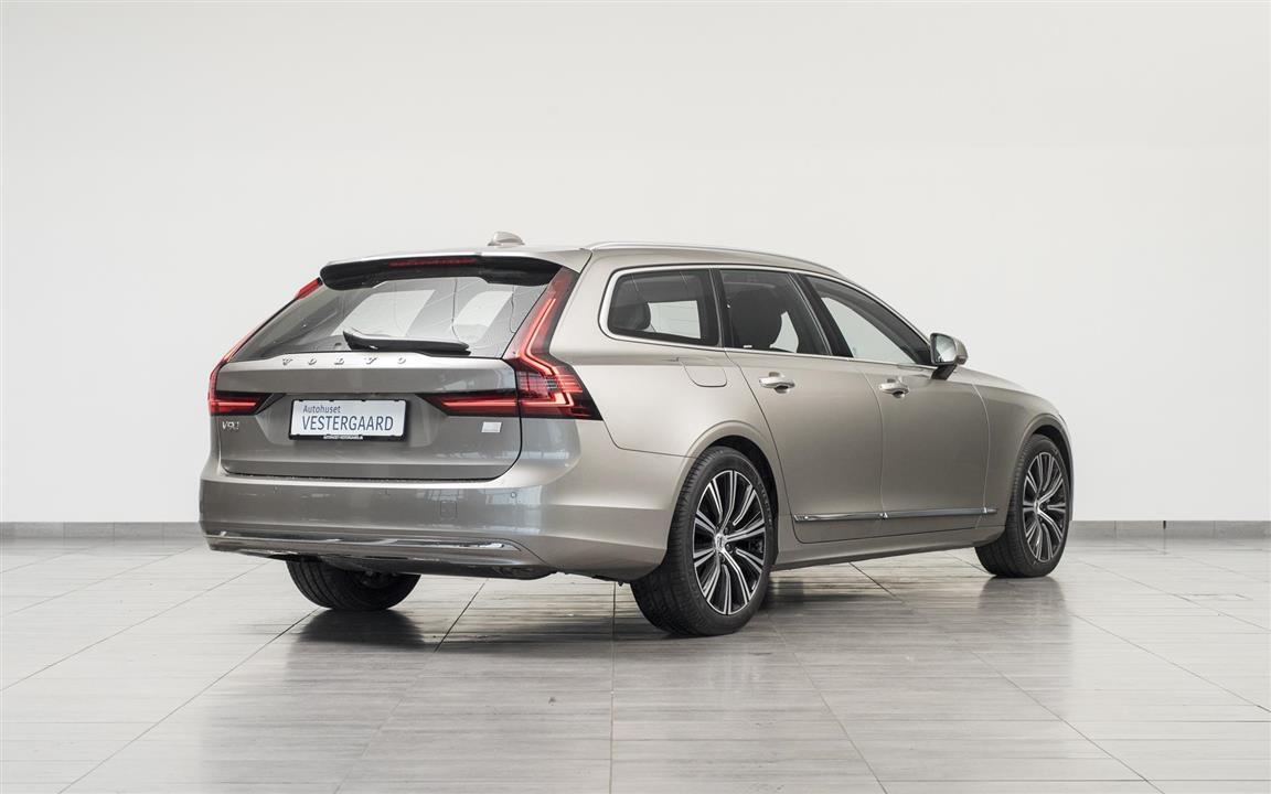 Grå Volvo V90 fra 2021