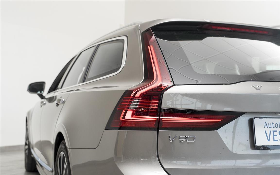 Grå Volvo V90 fra 2021