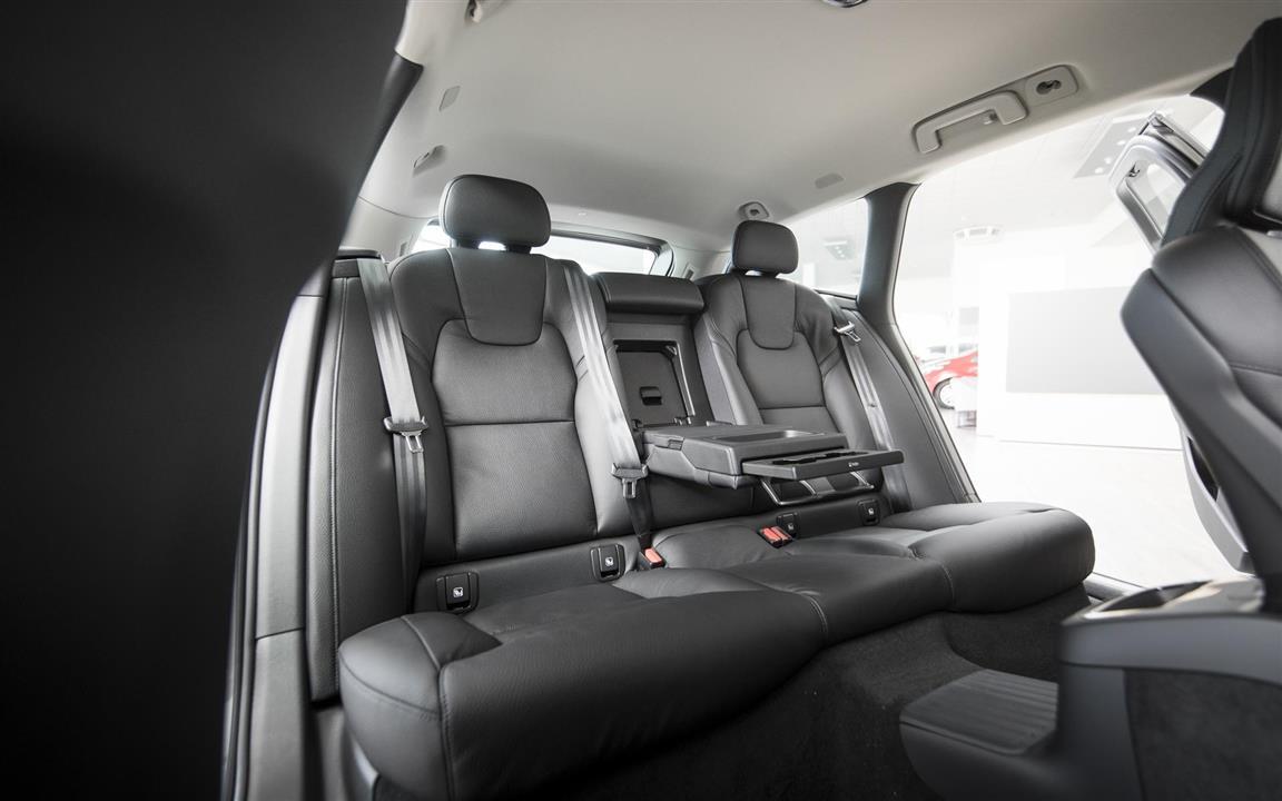 Grå Volvo V90 fra 2021