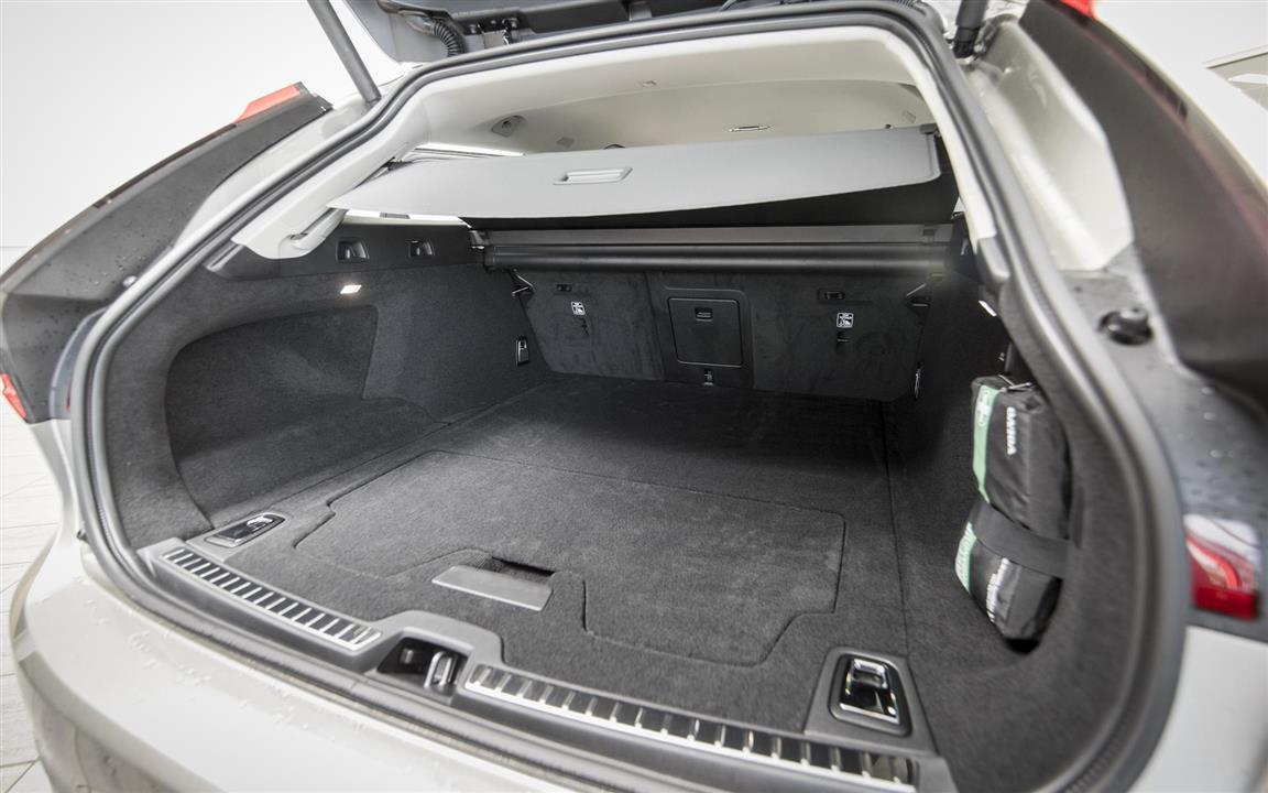 Grå Volvo V90 fra 2021