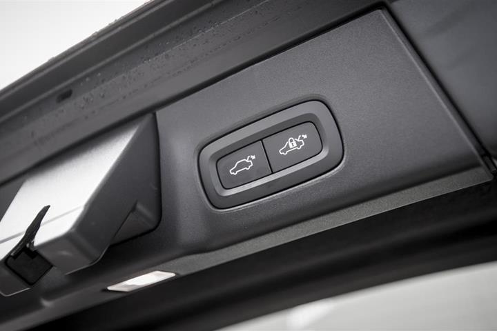 Grå Volvo V90 fra 2021