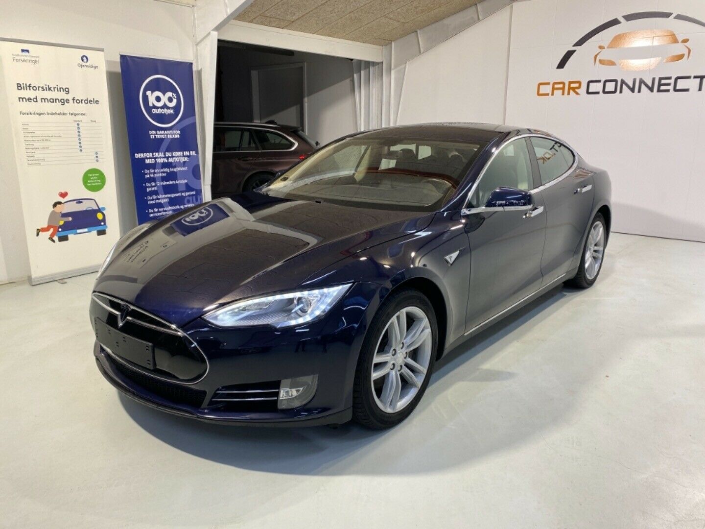 Sort Tesla Model S fra 2014