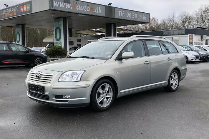 Grå Toyota Avensis fra 2006