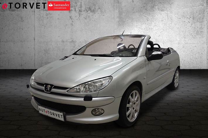 Grå Peugeot 206 fra 2005