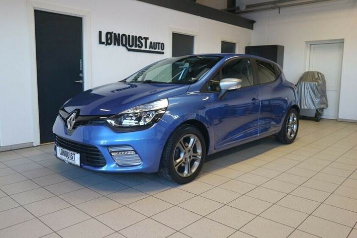 Blå Renault Clio IV fra 2015