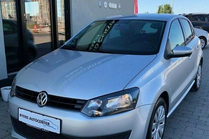 Grå VW Polo fra 2013
