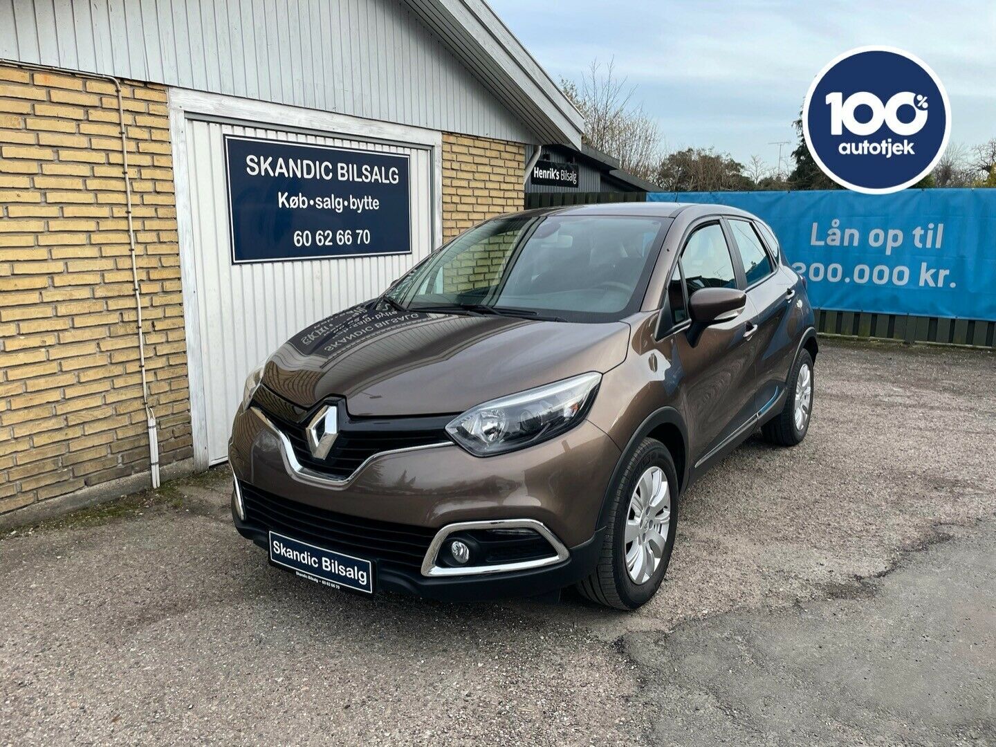 Brun Renault Captur fra 2014
