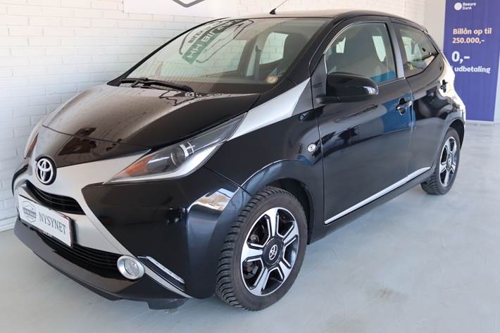 Sort Toyota Aygo fra 2014
