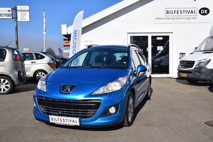 Blå Peugeot 207 fra 2013