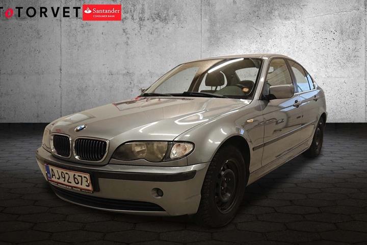 Grå BMW 320i fra 2003