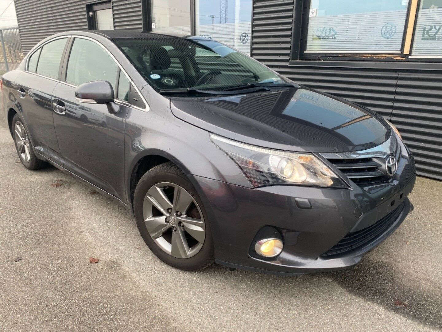 undefined Toyota Avensis fra 2015