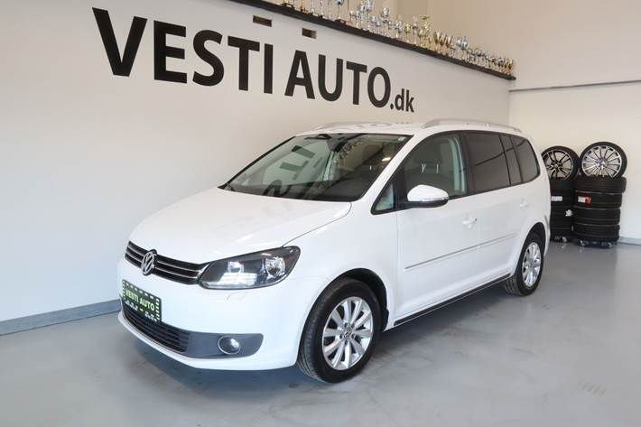 Hvid VW Touran fra 2011