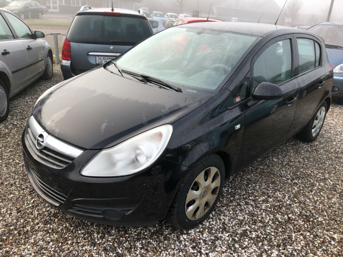Sort Opel Corsa fra 2011