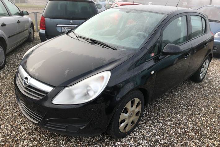 Sort Opel Corsa fra 2011