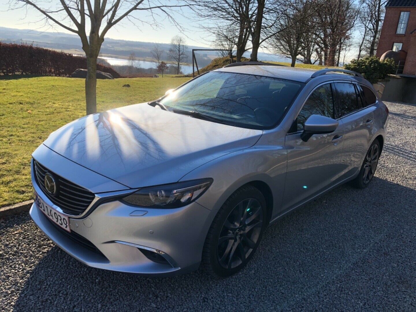 Grå Mazda 6 fra 2016