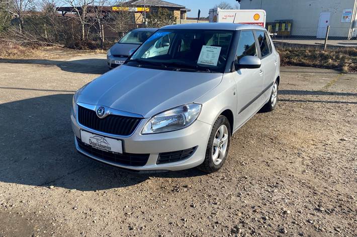 Sølv Skoda Fabia fra 2011