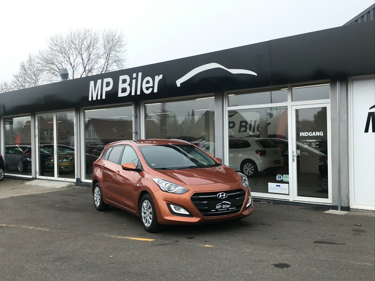 Grå Hyundai i30 fra 2016