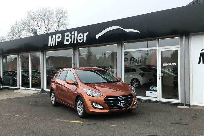 Grå Hyundai i30 fra 2016