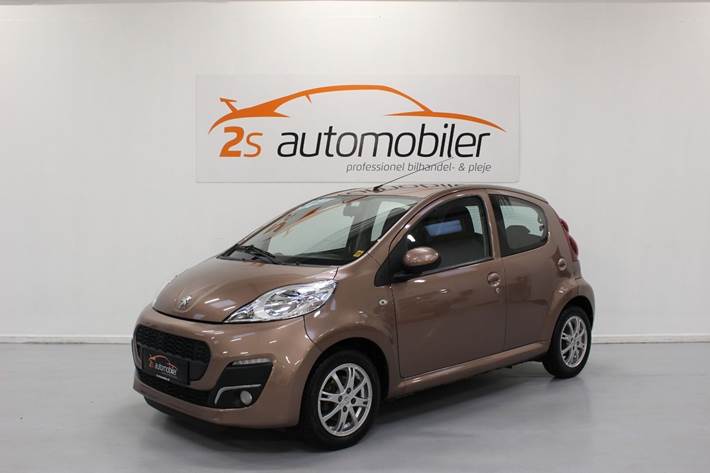 Brun Peugeot 107 fra 2014