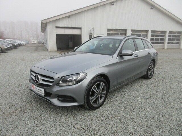Grå Mercedes C220 d fra 2016