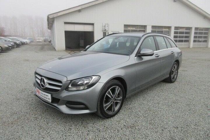 Grå Mercedes C220 d fra 2016