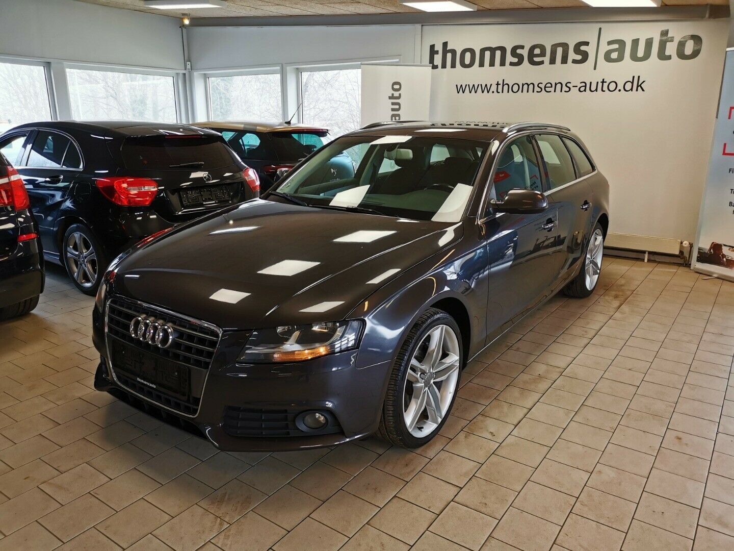 Grå Audi A4 fra 2010