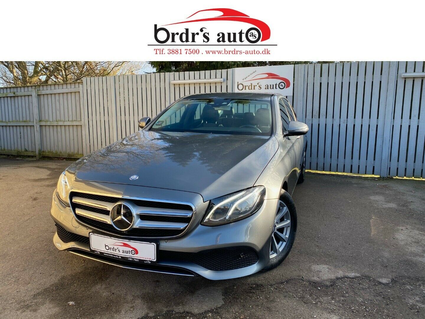 Grå Mercedes E220 d fra 2016