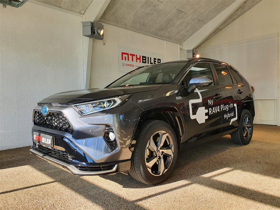 Grå Toyota RAV4 fra 2020