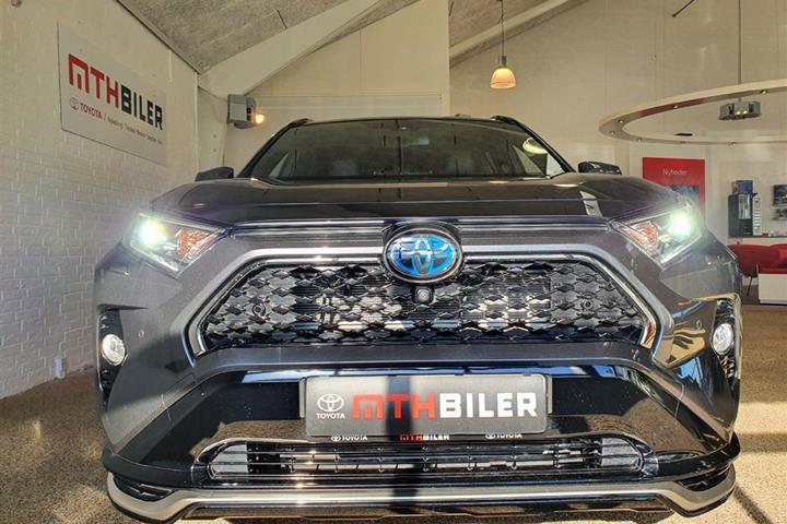 Grå Toyota RAV4 fra 2020