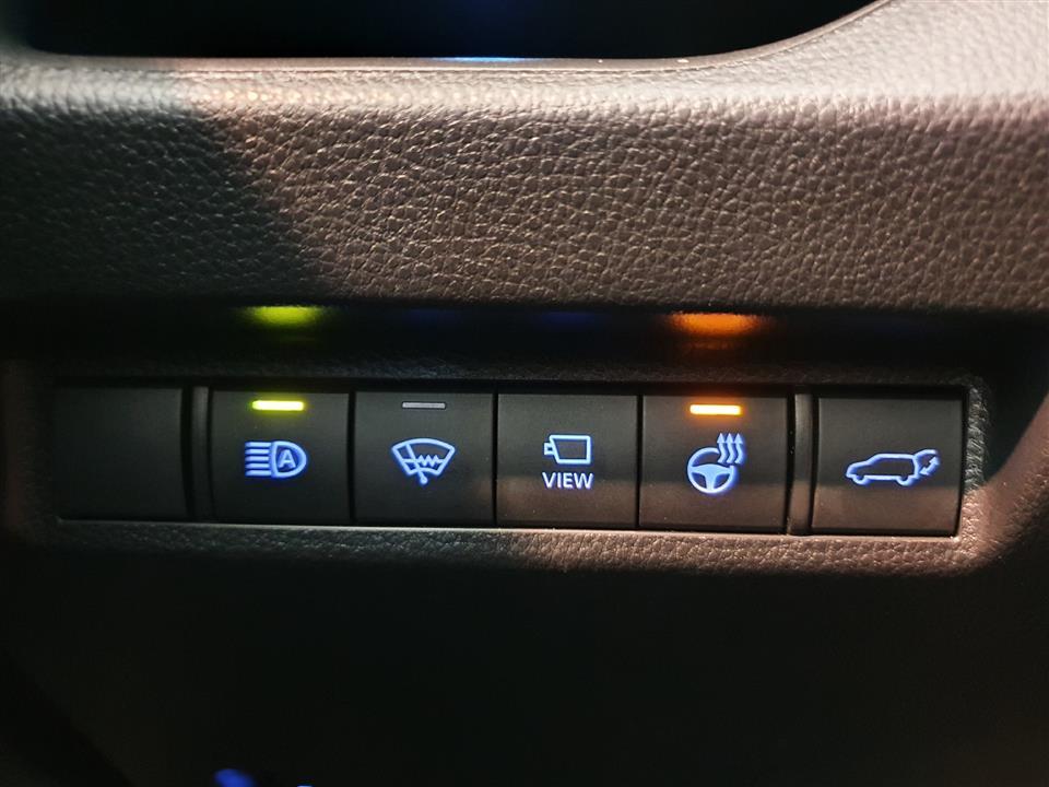 Grå Toyota RAV4 fra 2020