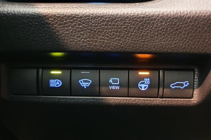 Grå Toyota RAV4 fra 2020