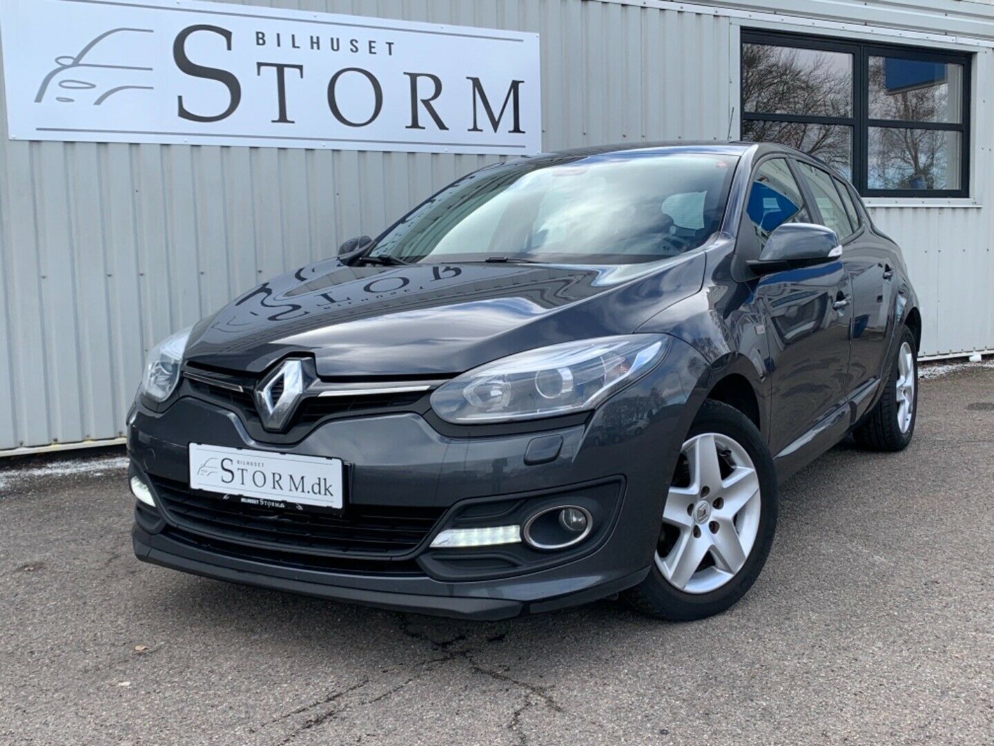Grå Renault Megane III fra 2014