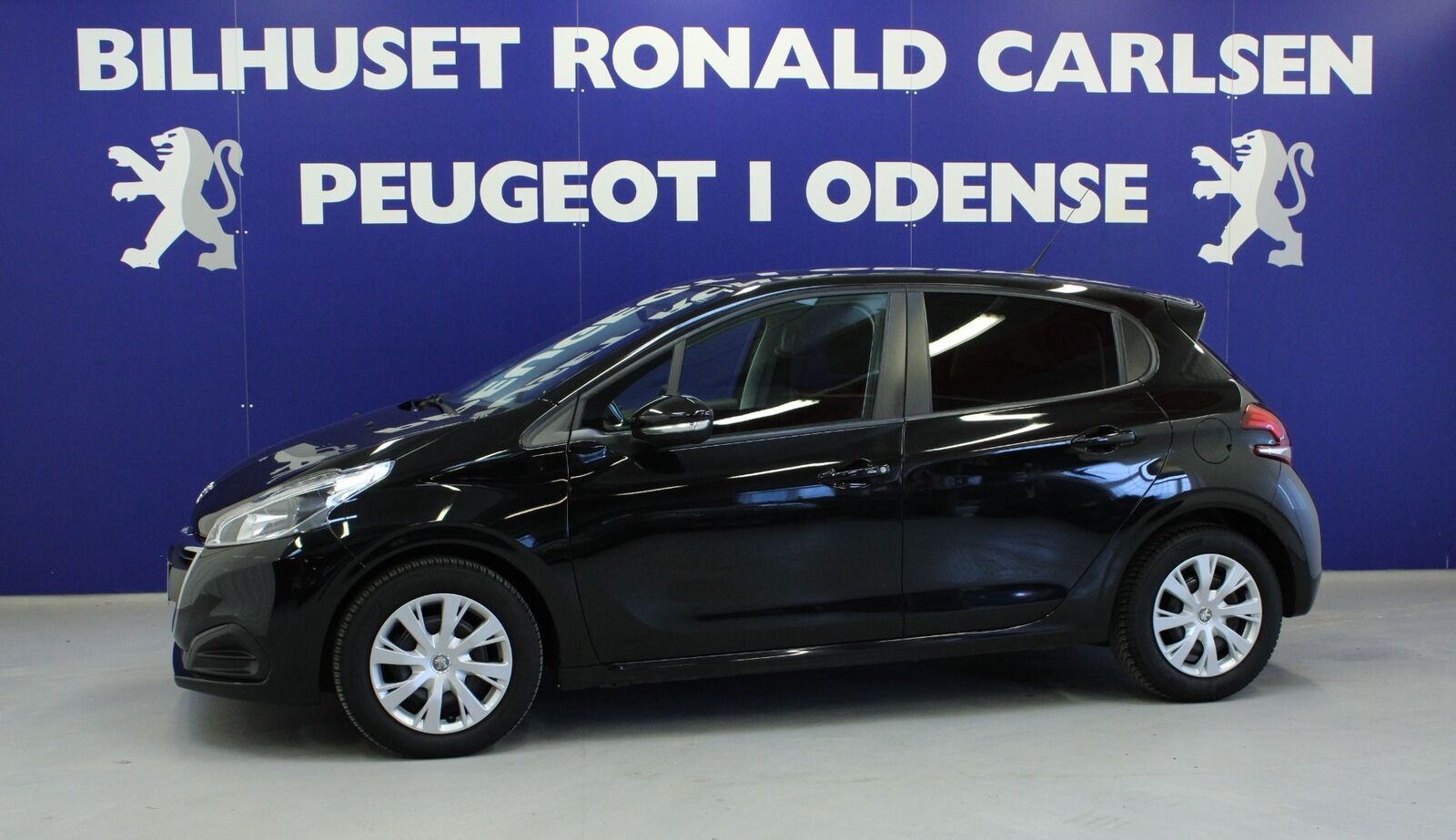 Sort Peugeot 208 fra 2017