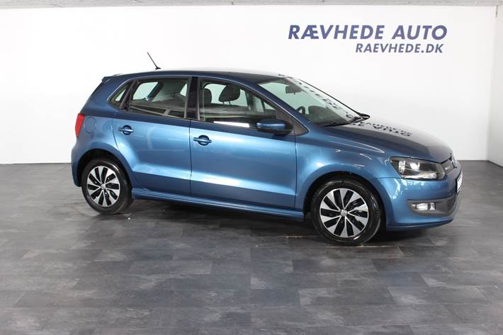 Blå VW Polo fra 2017