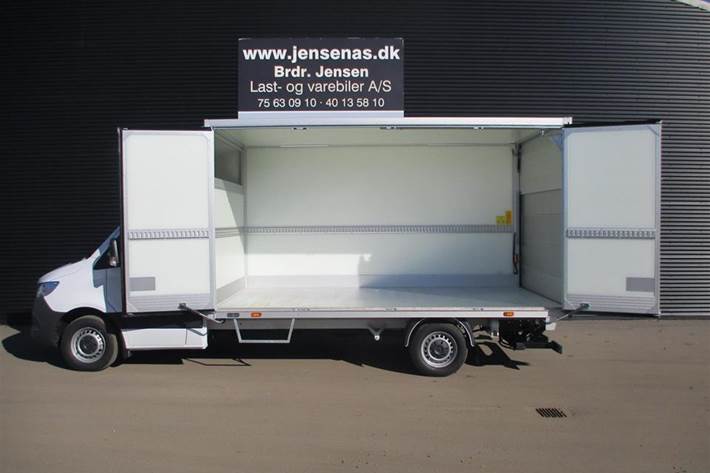 Hvid Mercedes Sprinter fra 2021