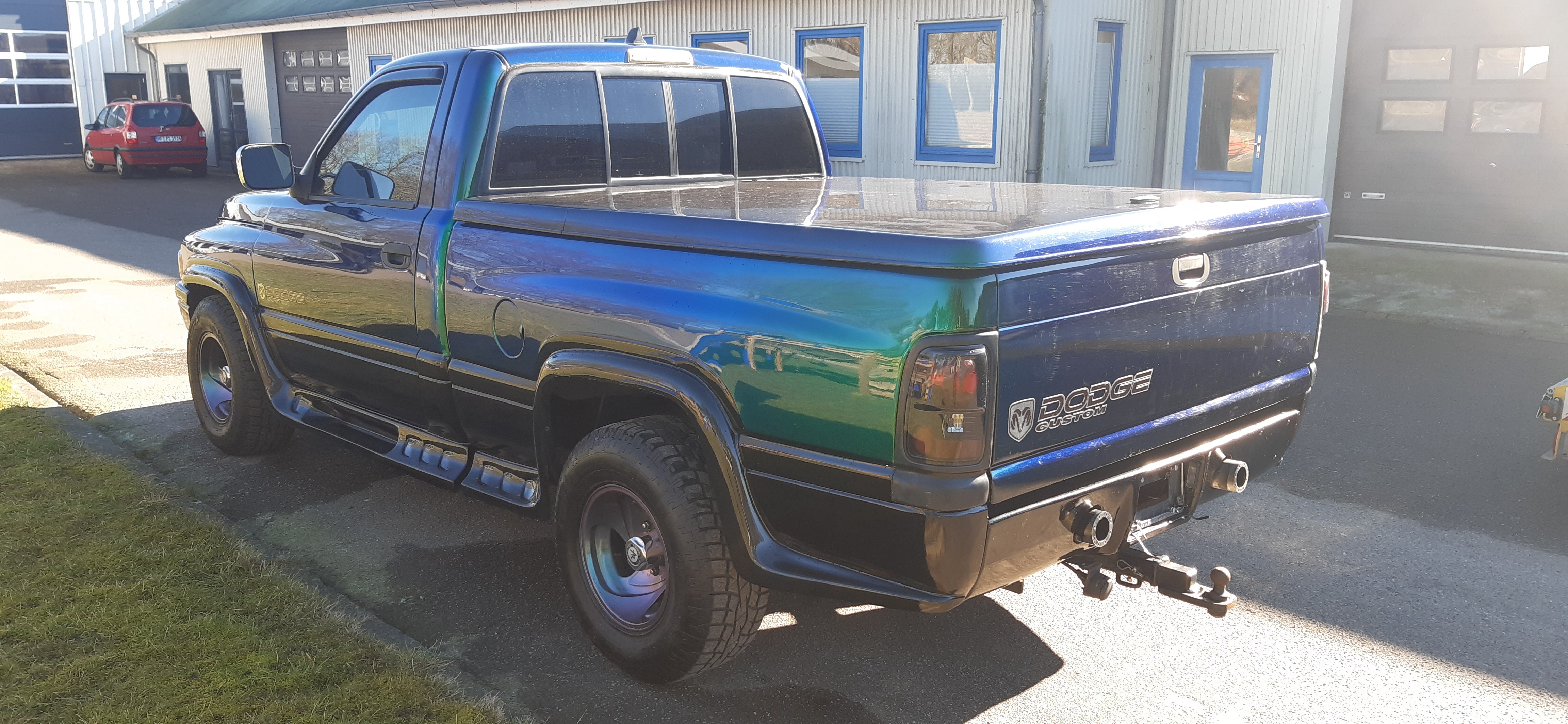 Grøn Dodge RAM 1500 fra 1995