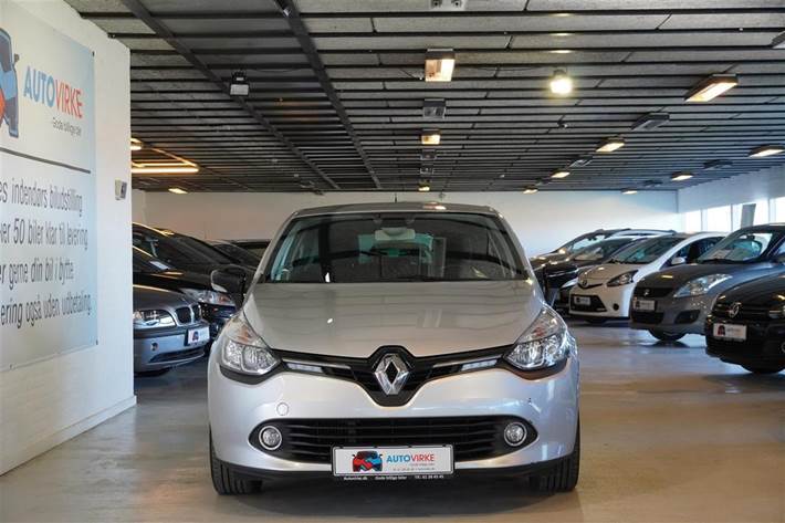 Grå Renault Clio fra 2015