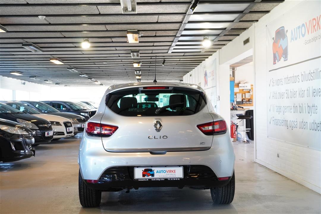 Grå Renault Clio fra 2015