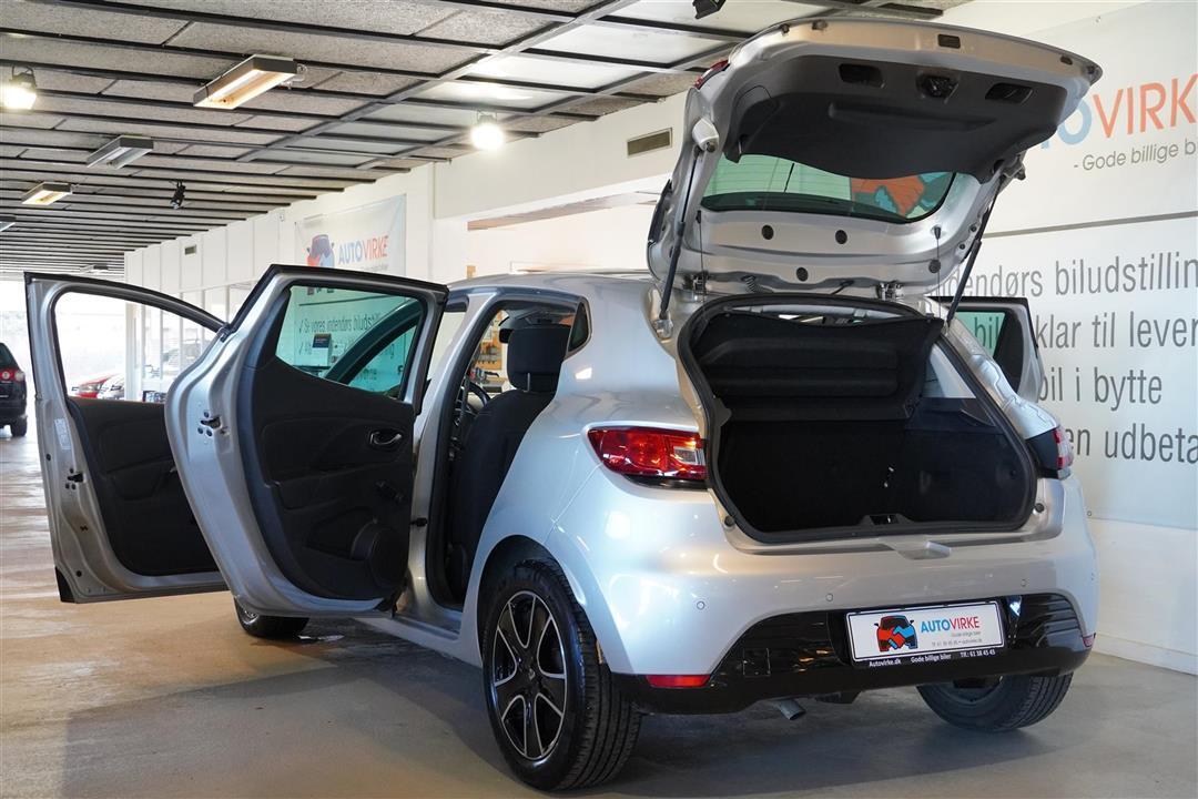 Grå Renault Clio fra 2015