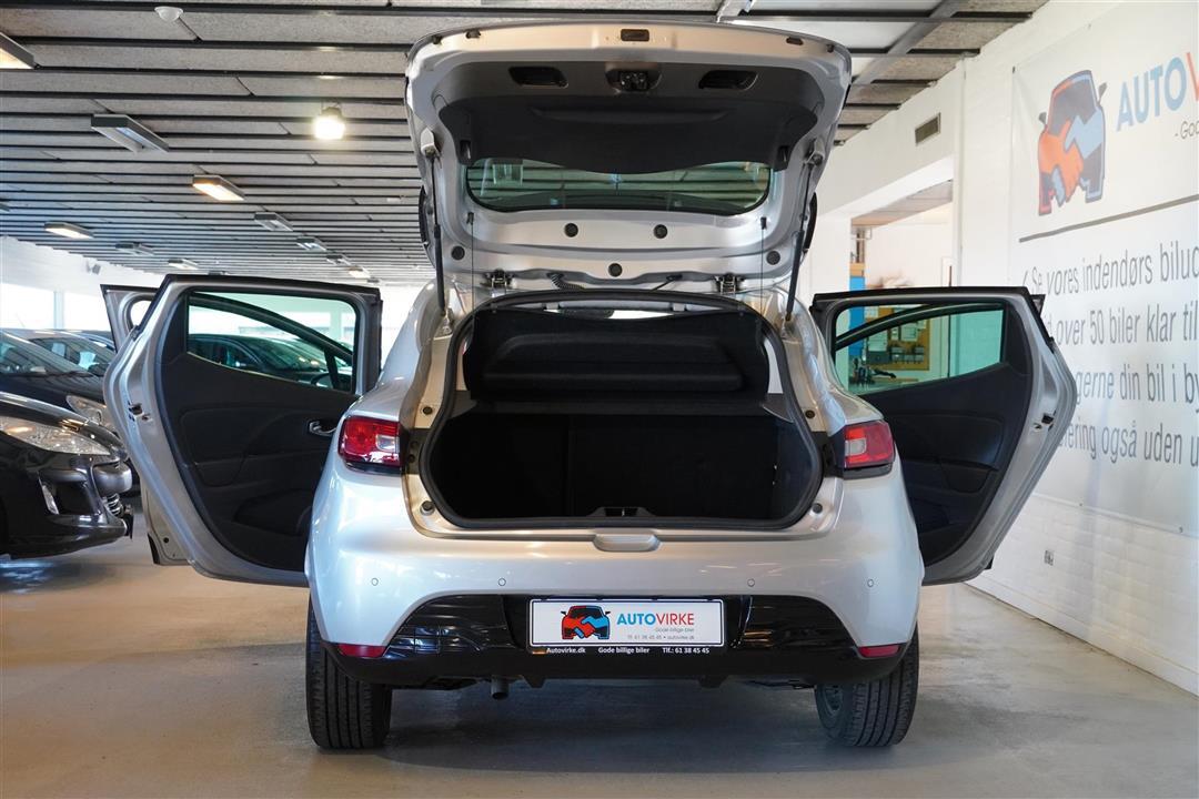 Grå Renault Clio fra 2015