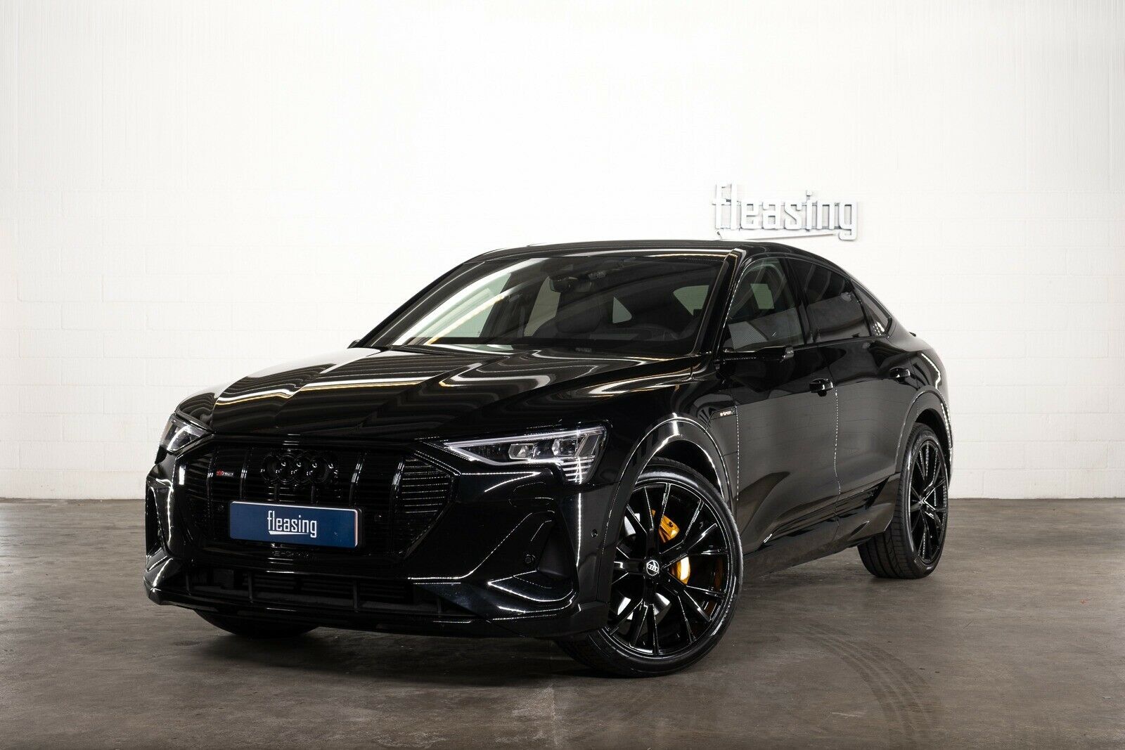 Grå Audi e-tron fra 2020