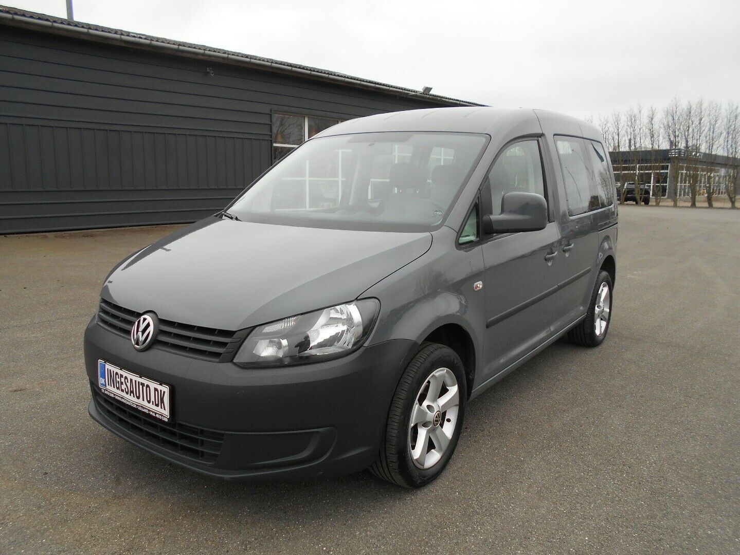 Grå VW Caddy fra 2014